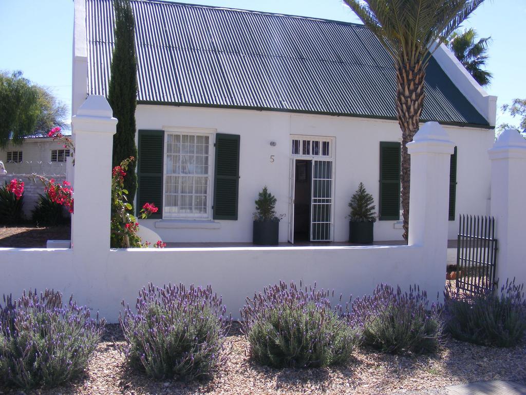 Pepper Tree Accommodation Beaufort West Habitación foto