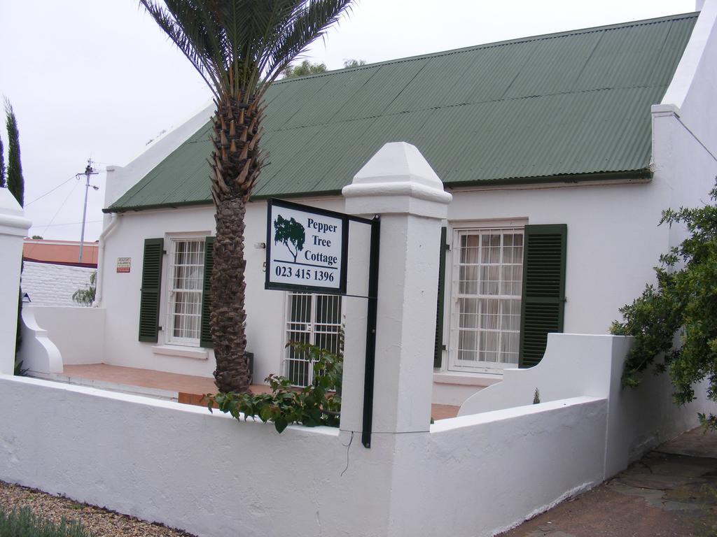 Pepper Tree Accommodation Beaufort West Habitación foto