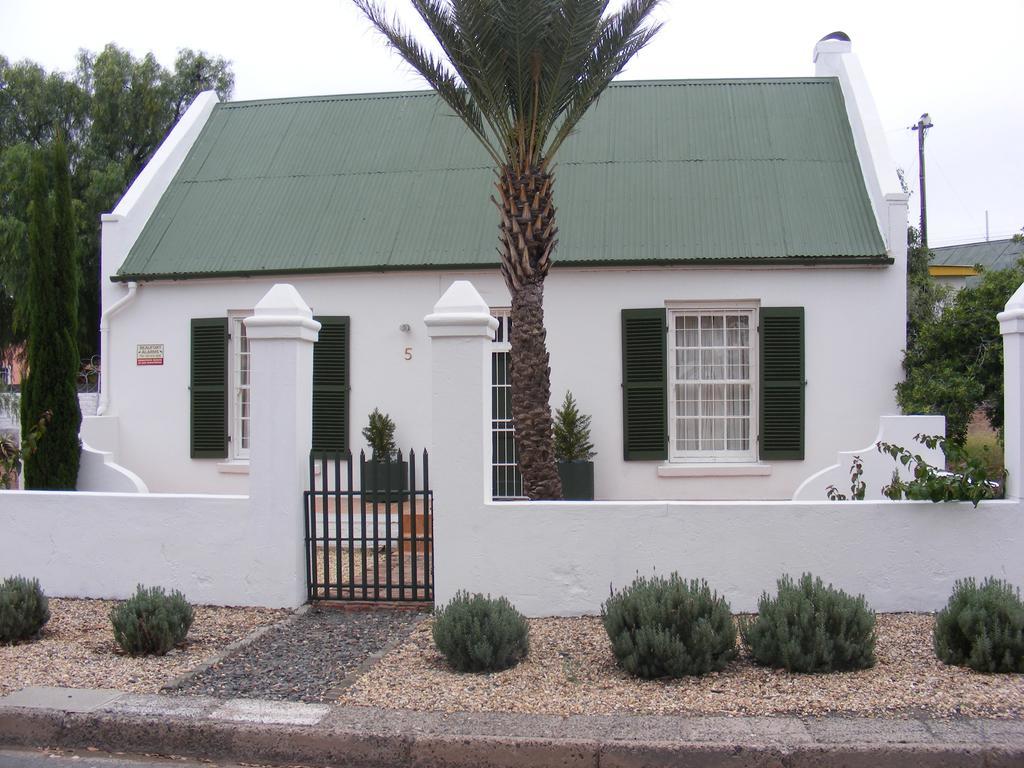 Pepper Tree Accommodation Beaufort West Habitación foto